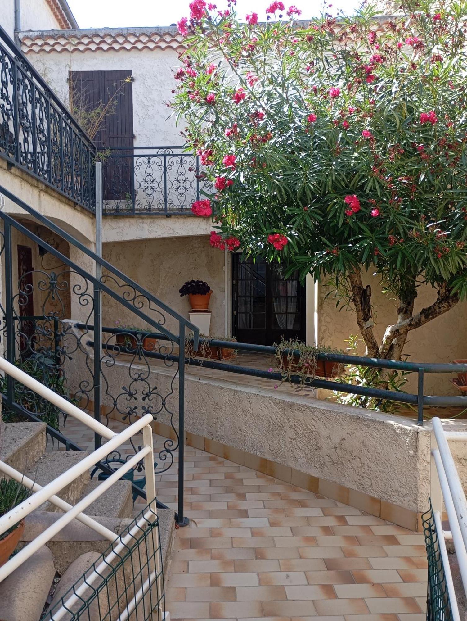 Cairenou Location Appartement Saint-Martin-dʼArdèche Buitenkant foto